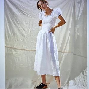 Daily sleeper dress size small